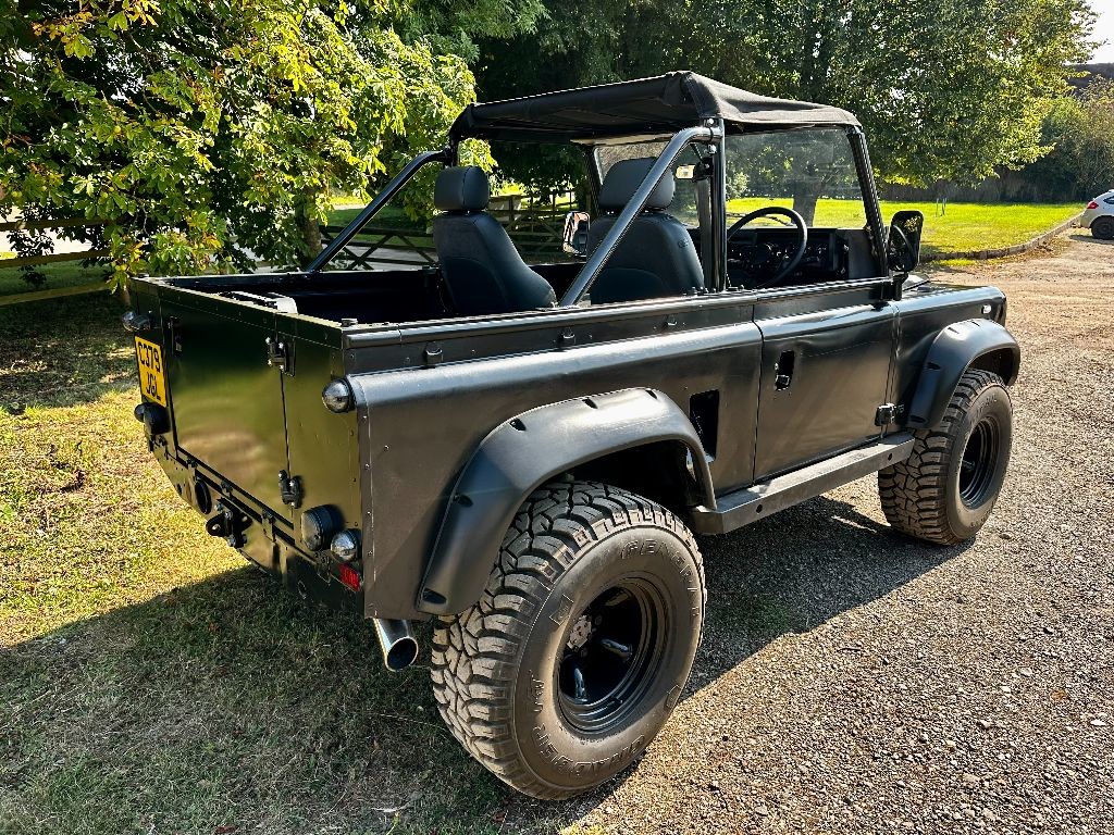 tough looking 1986 land rover 90 V8 3.9 EFi with bikini top For Sale ...