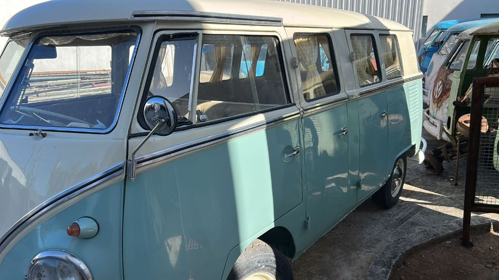 Rare Converted RHD 6 Doors VW T1 Splitwindow Bus 1974 For Sale rare-converted-rhd-6-doors-vw-t1-splitwindow-bus-1974-for-sale